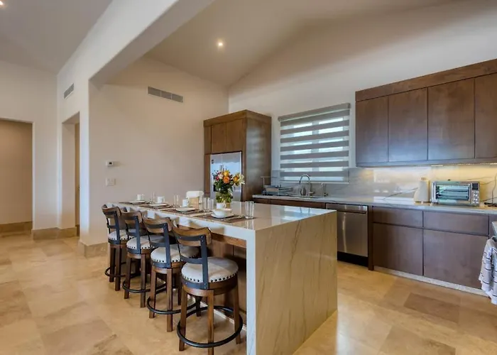 Luxury Coastal Retreat - Pool & World-class Golf Ferienhaus