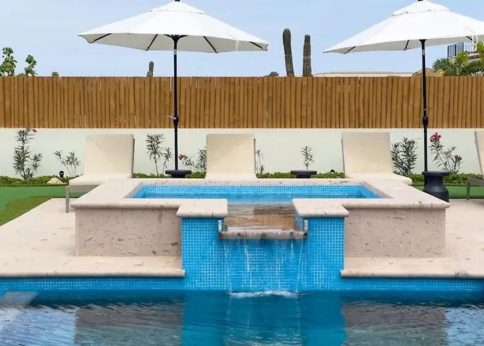 Luxury Coastal Retreat - Pool & World-class Golf Ferienhaus *