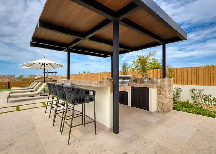 Luxury Coastal Retreat - Pool & World-class Golf Ferienhaus