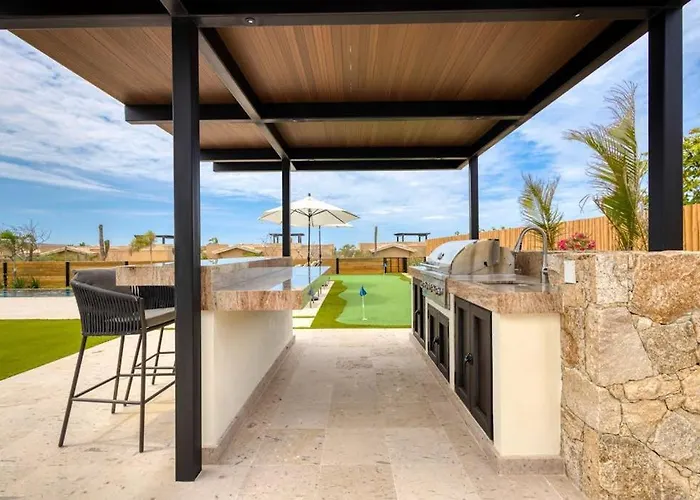 Luxury Coastal Retreat - Pool & World-class Golf Ferienhaus