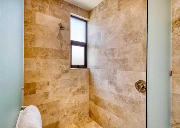 Luxury Coastal Retreat - Pool & World-class Golf *