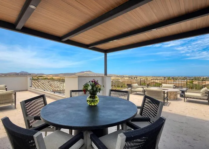 Luxury Coastal Retreat - Pool & World-class Golf Ferienhaus